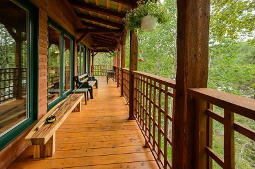 Auberge De La Riviere Matapedia - Matapedia River Lodge Routhierville ภายนอก รูปภาพ