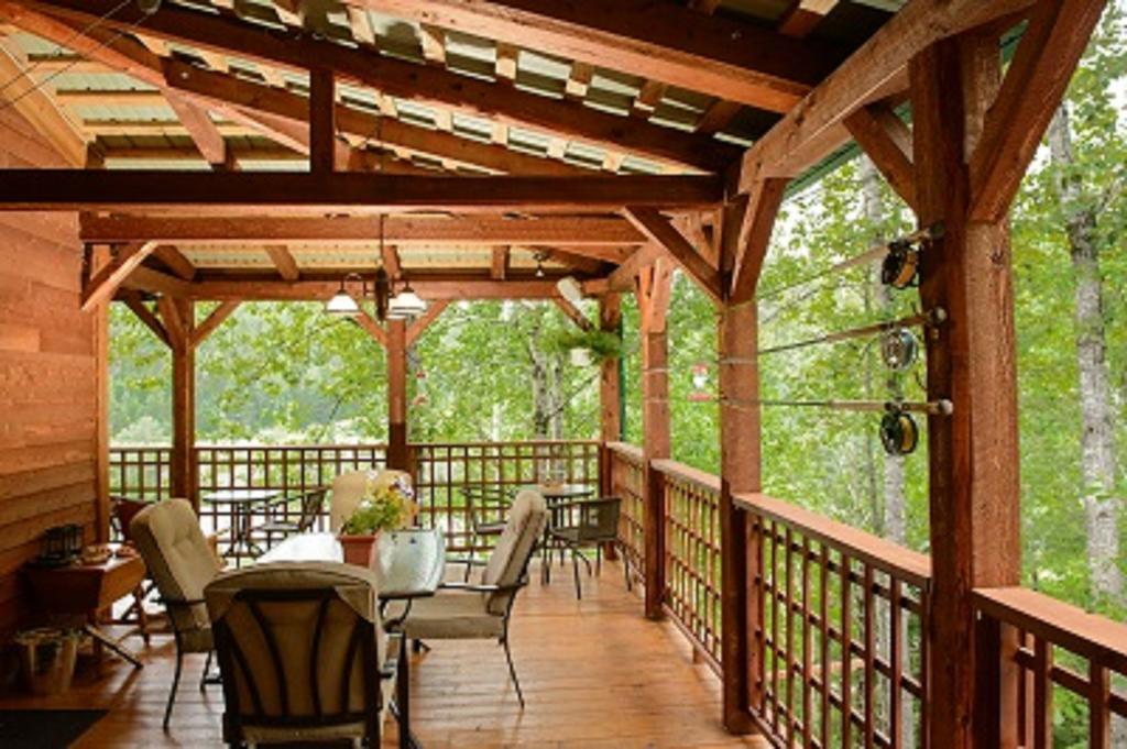 Auberge De La Riviere Matapedia - Matapedia River Lodge Routhierville ภายนอก รูปภาพ