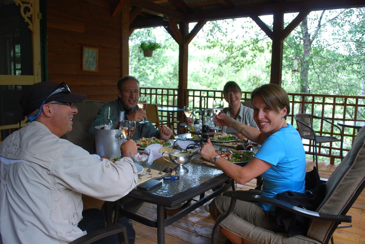 Auberge De La Riviere Matapedia - Matapedia River Lodge Routhierville ภายนอก รูปภาพ