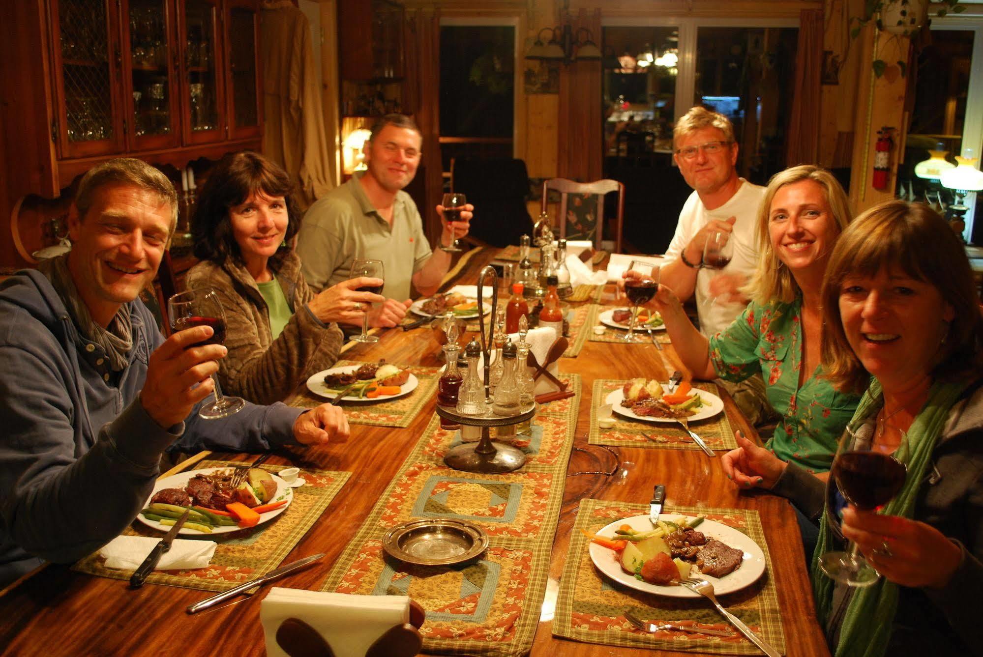 Auberge De La Riviere Matapedia - Matapedia River Lodge Routhierville ภายนอก รูปภาพ