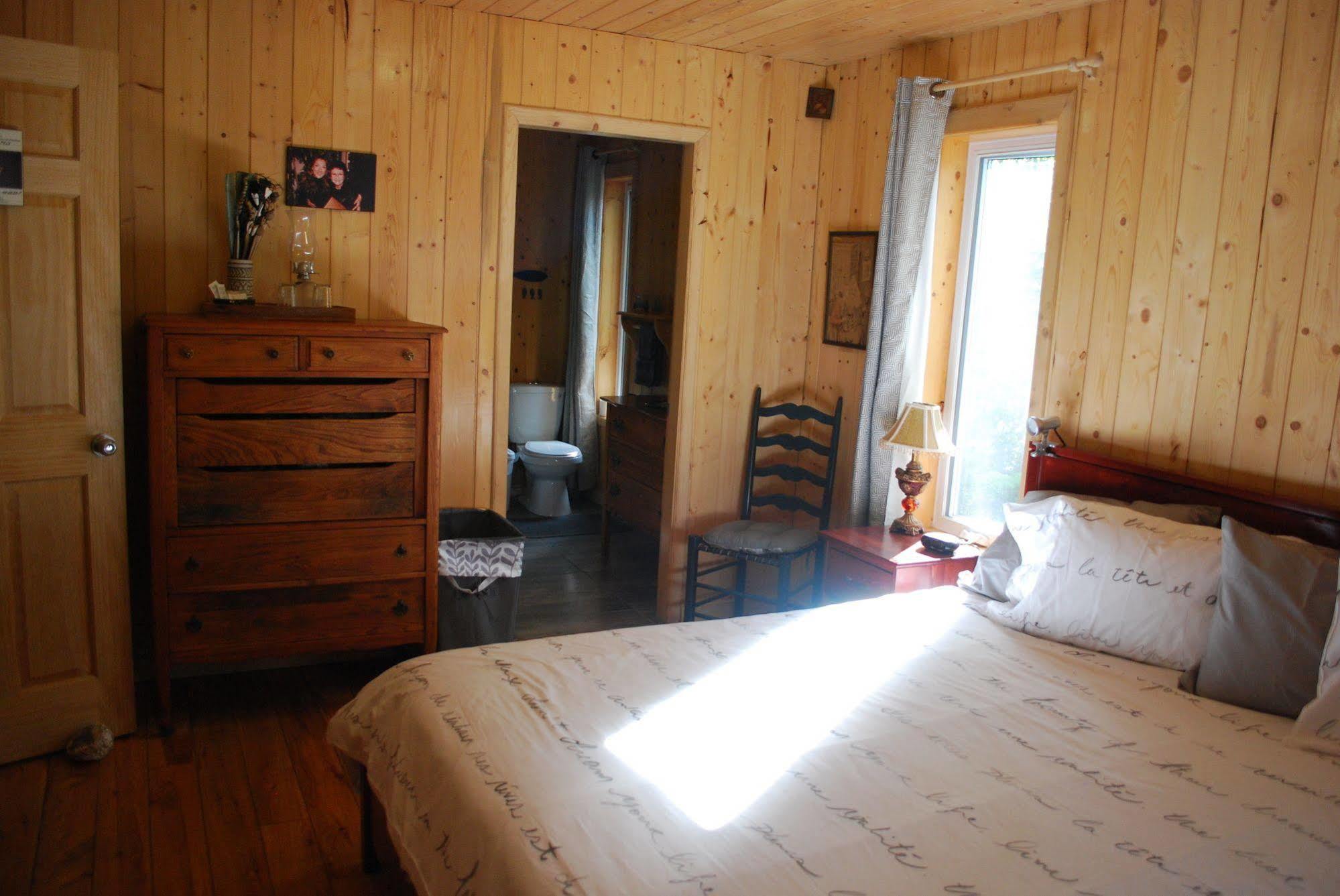 Auberge De La Riviere Matapedia - Matapedia River Lodge Routhierville ภายนอก รูปภาพ
